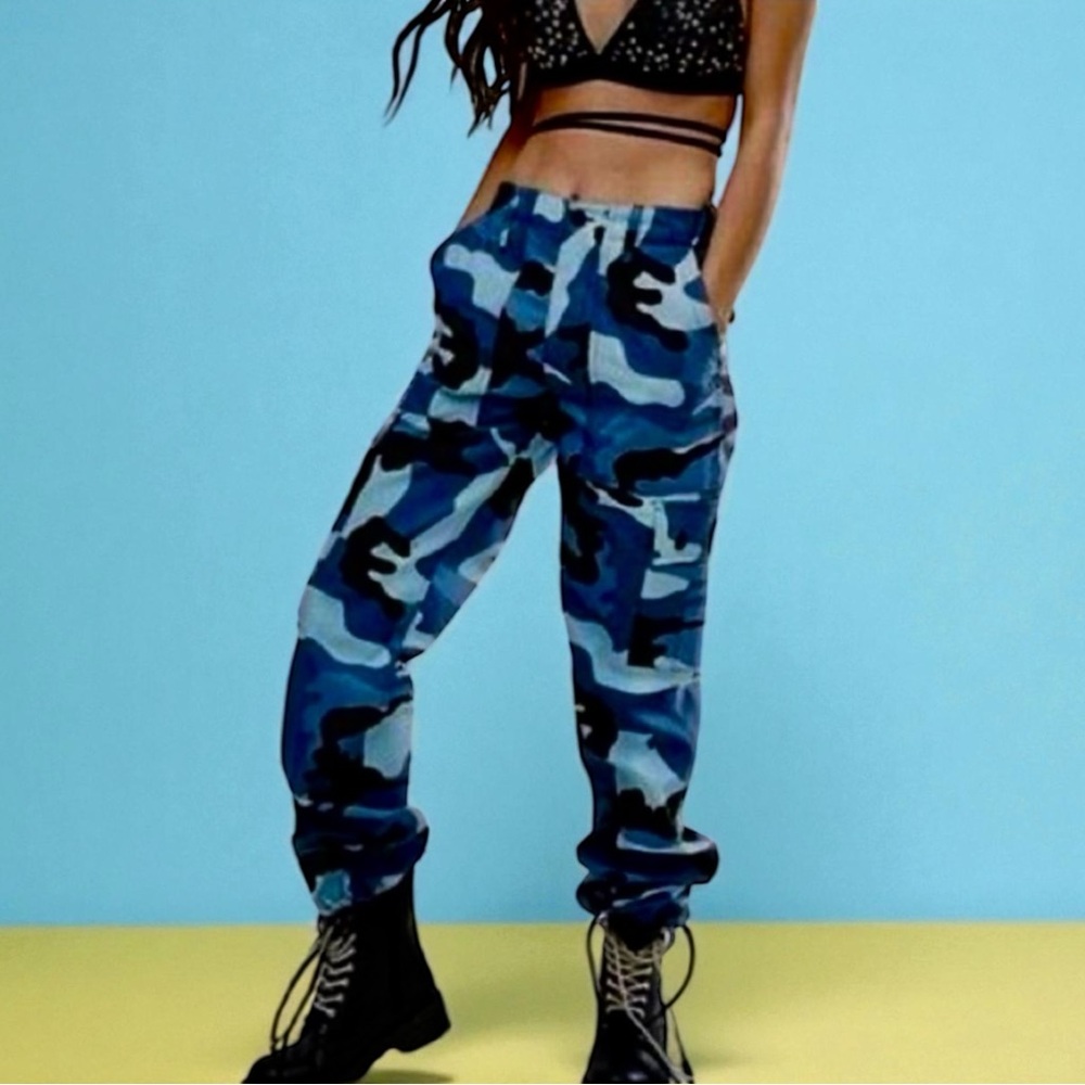 V.I.P. Royal Blue Camo Skinny Jean Jogger NWOT Size 11/30